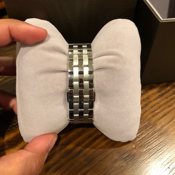 Authentic Gucci Men’s/Unisex Watch - Picture 3 of 3